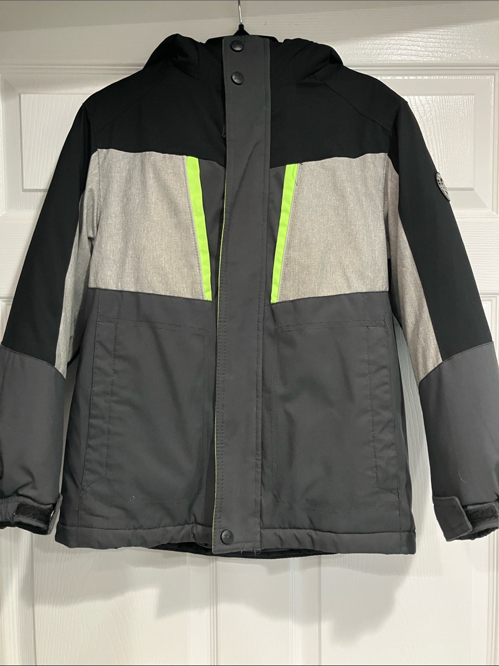 ZeroXposur Boys 3-in-1 Winter Coat Jacket. Black & Gray w/ neon accents, size 8